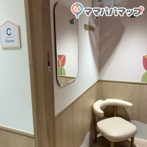 阪急神戸店(5階ベビールーム)の授乳室・オムツ替え台情報 画像10