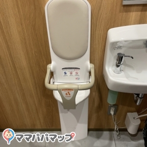 ビジネスパーク　1F(1F)の授乳室・おむつ替え台の写真(1枚目)