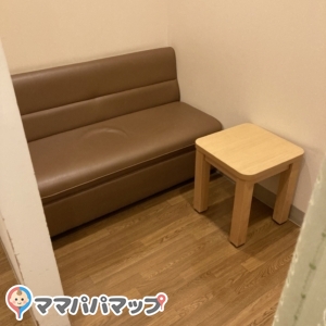 授乳室内　3室共同じ作り