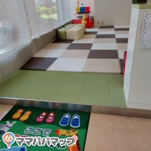 保育室の入口。靴は脱いで入ります