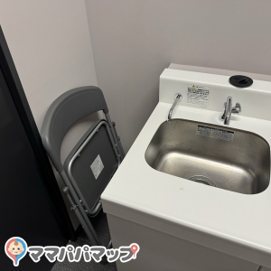 GIANTS TOWN STADIUM(ジャイアンツタウンスタジアム)(2F)の授乳室・おむつ替え台の写真(7枚目)