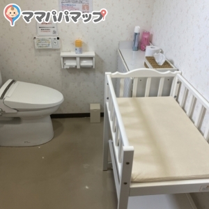 坪井東薬局の授乳室・おむつ替え台の写真(1枚目)