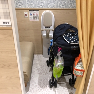 ベビーカーも広々