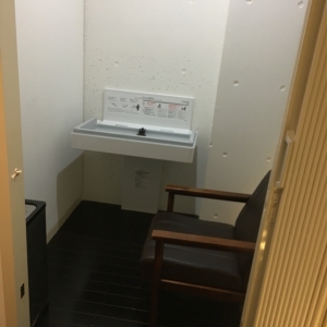 鍵付きアコーディオンカーテン