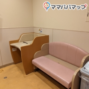 トイザらス・ベビーザらス  新座店(2F)の授乳室・おむつ替え台の写真(7枚目)