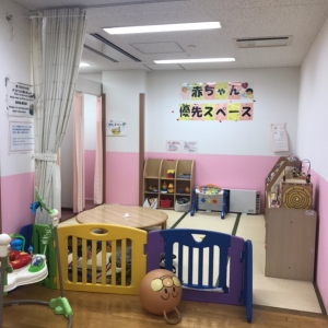 港区立赤坂子ども中高生プラザ(1F)の授乳室・オムツ替え台情報 画像1