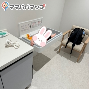 授乳室、オムツ替え台