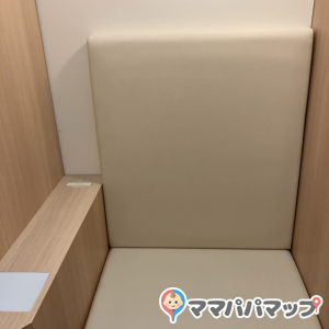 鶴岡八幡宮参拝者休憩所(1F)の授乳室・オムツ替え台情報 画像2