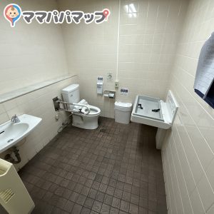 京都ファミリー（北立体駐車場）(1F)のオムツ替え台情報 画像1