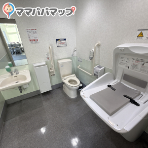 ドラッグストアコスモス 大蔵海岸店のオムツ替え台情報 画像1