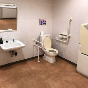 食品館あおば下川井店(2F)のオムツ替え台情報 画像3