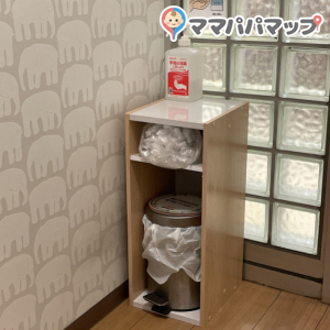 棚が設置され、アルコール消毒もありました