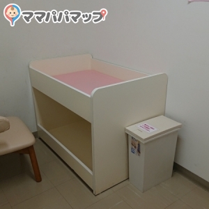 西松屋 安城小堤店(1F)の授乳室・おむつ替え台の写真(1枚目)