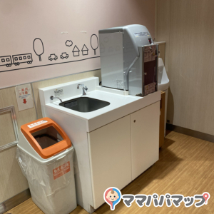 JR品川駅内ベビー休憩室の授乳室・オムツ替え台情報 画像3