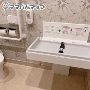 高倉町珈琲 宇都宮店のオムツ替え台情報 画像2