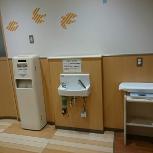 おむつゴミ箱、手洗い場、ベビースケール
