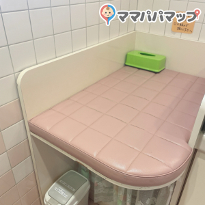 とんでん恵庭店の授乳室・おむつ替え台の写真(1枚目)