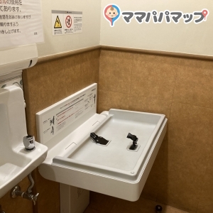 ジョリーパスタ香芝インター店(1F)のオムツ替え台情報 画像3