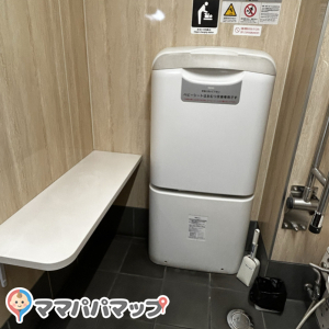 かましん カルナ大曽店(1F)のオムツ替え台情報 画像2