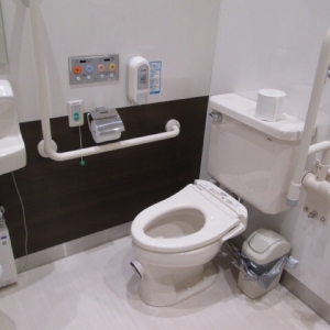 コープみらい府中車返店のオムツ替え台情報 画像2