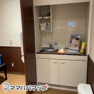 福島スバル自動車(株) 本社・郡山店の授乳室・おむつ替え台の写真(1枚目)