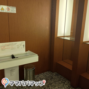 東京ミッドタウンB1 ガーデンテラス近くのトイレ