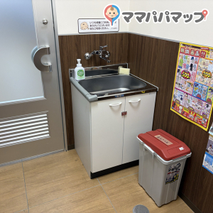 バースデイ亀岡店の授乳室・おむつ替え台の写真(4枚目)