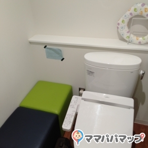 カフェ　ソシオ(1F)のオムツ替え台情報 画像2