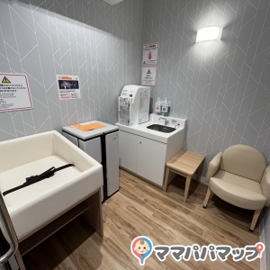 イオンスタイル伏見桃山(2F)の授乳室・オムツ替え台情報 画像2