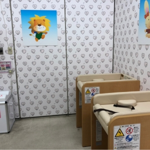 壁紙、オムツ交換台が新しく綺麗になっていました<span class="emoji emoji2728"></span>