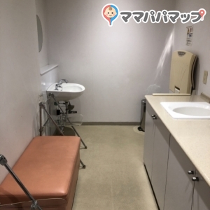 1階出口付近の授乳室（共同授乳室になっています）