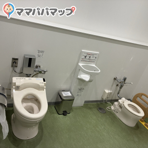 あかし市民図書館(パピオス明石内)(4F)の授乳室・おむつ替え台の写真(3枚目)
