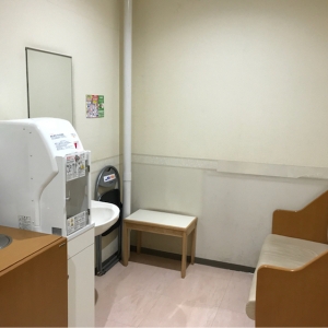ミスターマックス湘南藤沢店(1F)の授乳室・オムツ替え台情報 画像7