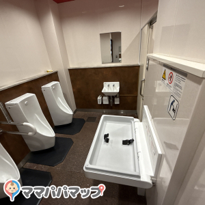 臥龍殿 市民トイレ（観光トイレ）のオムツ替え台情報 画像1