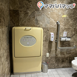 品川インターシティShop&Restaurant棟(4F)の授乳室・おむつ替え台の写真(1枚目)