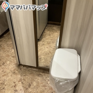 オムツのゴミ箱あり