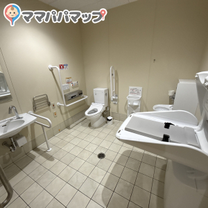 ラ・ムー 瀬田店の授乳室・おむつ替え台の写真(1枚目)
