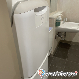 ロピア茨木東太田店(1F)のオムツ替え台情報 画像1