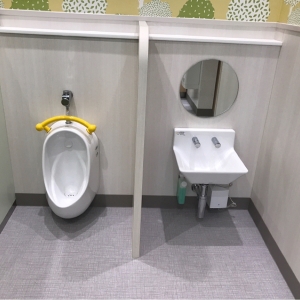 三階女性トイレ