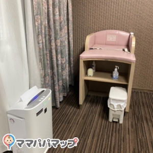 オムツ替えスペース