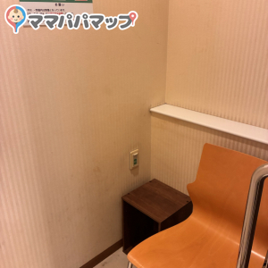 アルパーク北棟1F(1F)の授乳室・おむつ替え台の写真(2枚目)