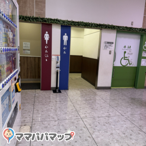 フードコート近くトイレ