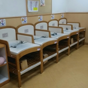 おむつ交換台（使い捨ておむつ替えシートはありません）