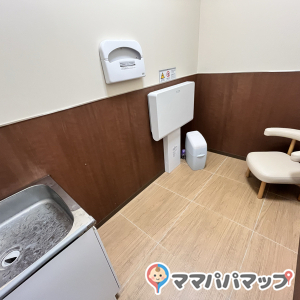ベビー・子供用品バースデイベアーズモール清武店の授乳室・オムツ替え台情報 画像1