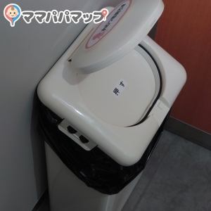 1階女子トイレ内