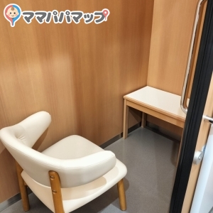 青森空港(2階 国内線搭乗待合室内)の授乳室・オムツ替え台情報 画像9