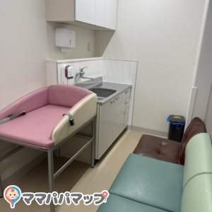 武蔵野赤十字病院(1F)の授乳室・オムツ替え台情報 画像1