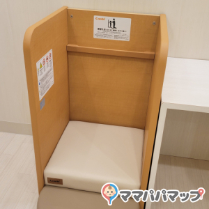 ピアドゥ（Pia Do）(2階キャンドゥとオムツ売場の間にある。ママと赤ちゃんのみの授乳室(個室)は3部屋、パパも入れる授乳室(個室)は2部屋あり。オムツ替え台の他に着替え台ベビーカー置き場もある。給湯器もあり。)の授乳室・オムツ替え台情報 画像4