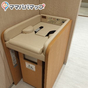 MARK IS 葛飾かなまち(2F)の授乳室・おむつ替え台の写真(3枚目)