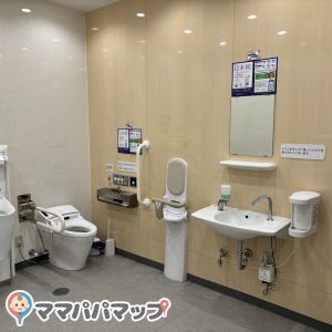 多目的トイレ内②
